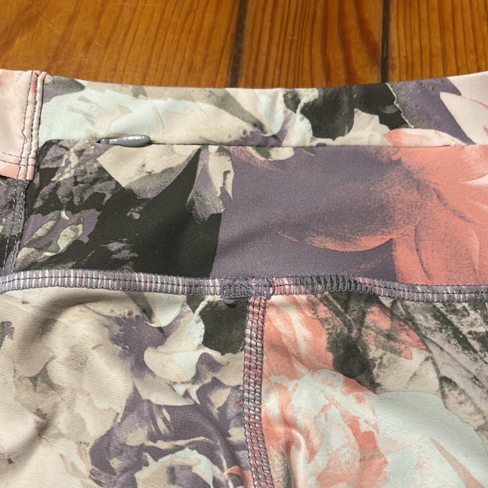 Fabletics floral crop - Picture 5 of 5